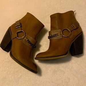 Candie’s Brown Ankle Boot 4” Heel